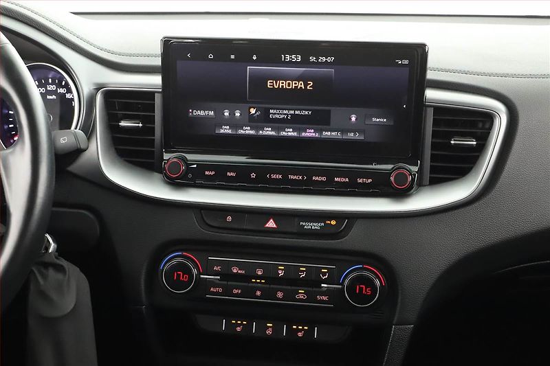 Kia Ceed (2024) Top 1.5 T-GDI - fotka 10 z 17
