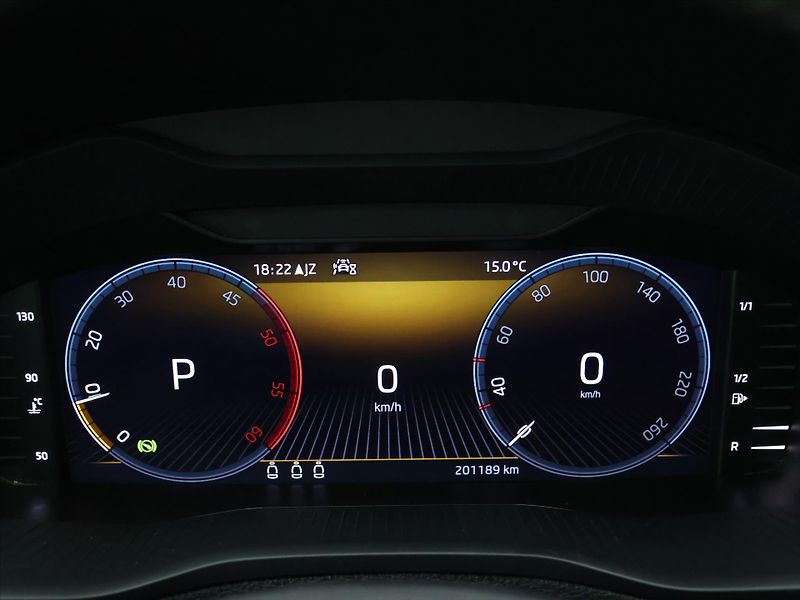 Škoda Karoq 2.0 TDI 110kW DSG 4x4 Ambition - fotka 17 z 32