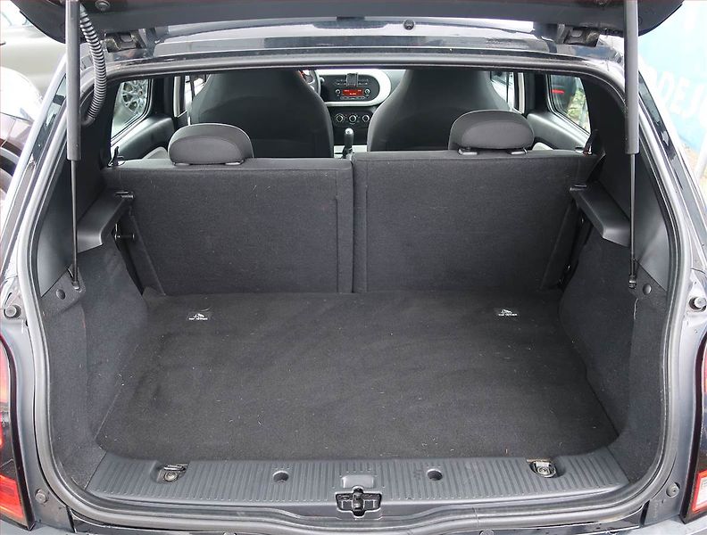 Renault Twingo (2015) 1.0 SCe, Tempomat - fotka 13 z 18