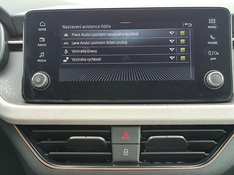 Škoda Scala (2025) DSG 1.0 TSI / 85 kW / TOP SELE - fotka 31 z 34