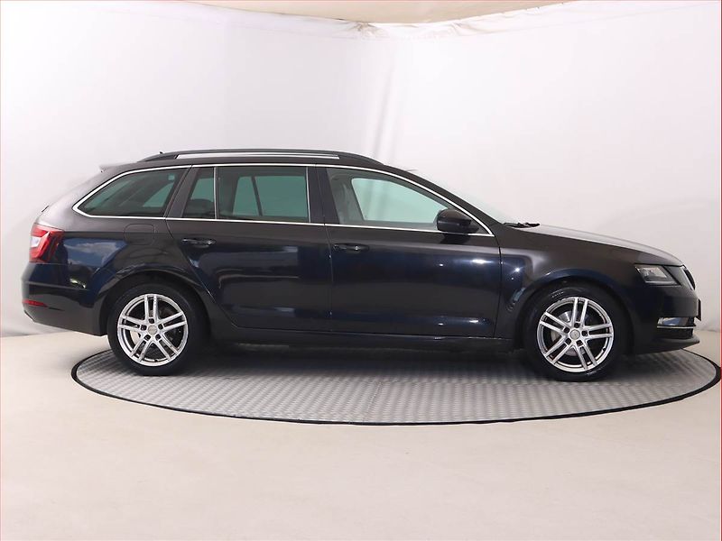 Škoda Octavia (2017) 2.0 TDI, Automat, Navi - fotka 6 z 20