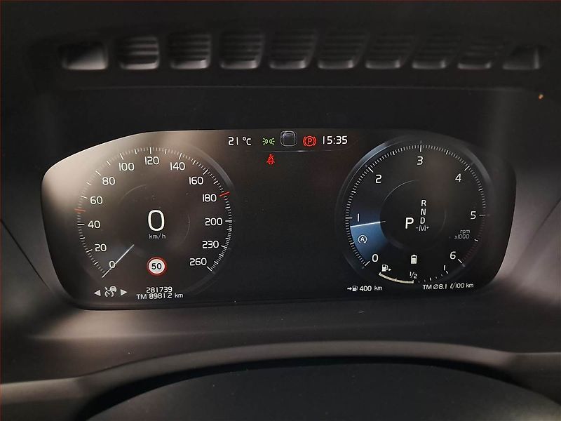 Volvo XC90 (2021) B5 AWD - fotka 11 z 25