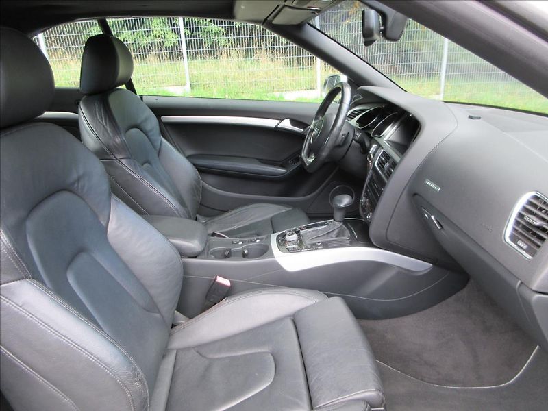 Audi A5 3,0 TDi 4x4 Navi S-Line B&O - fotka 21 z 38