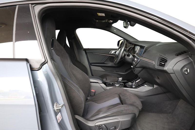 BMW Řada 2 M235i xDrive Gran Coupé - fotka 21 z 26
