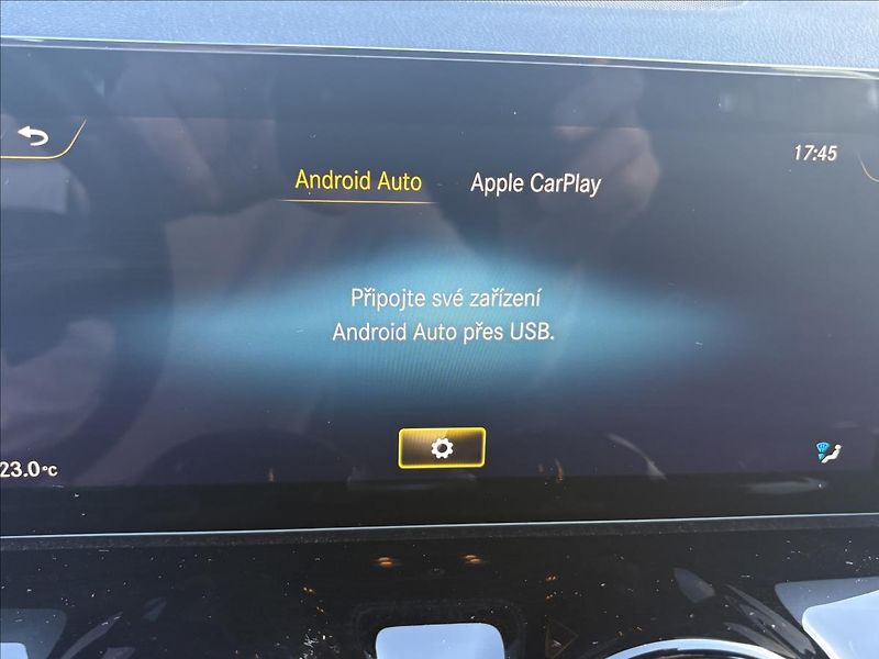 Mercedes-Benz GLA 2,0 2.0d AT,Full Led,Nav,Výhře - fotka 16 z 35