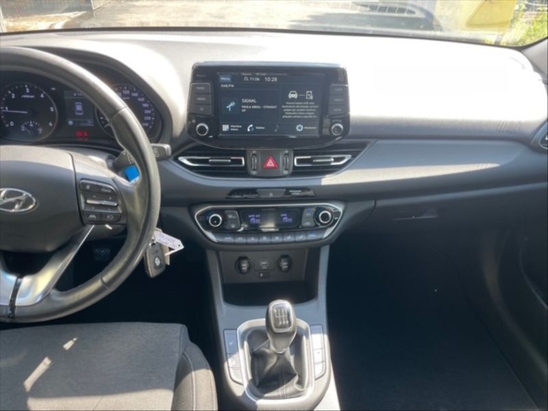 Hyundai i30 1,6 CRDI Smart - fotka 10 z 11