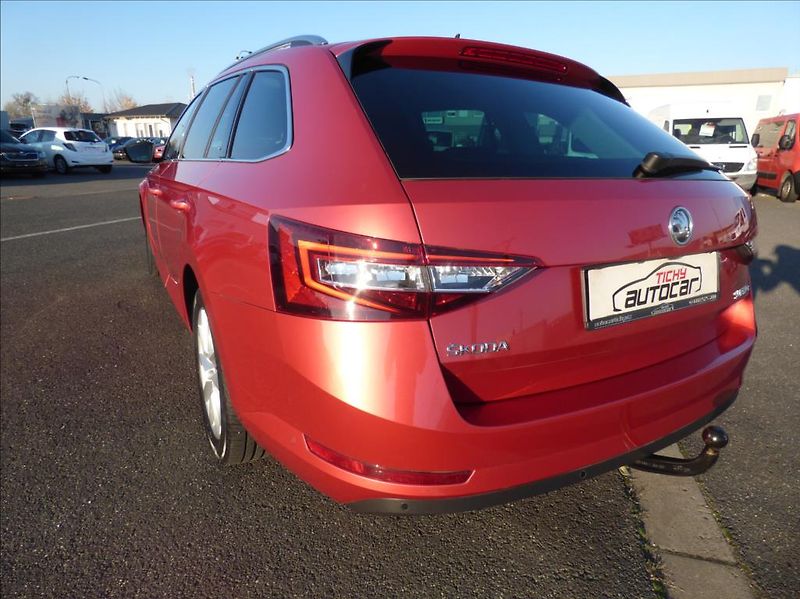 Škoda Superb 2,0 TDI DSG,Bi-Xenon,model 201 - fotka 5 z 45
