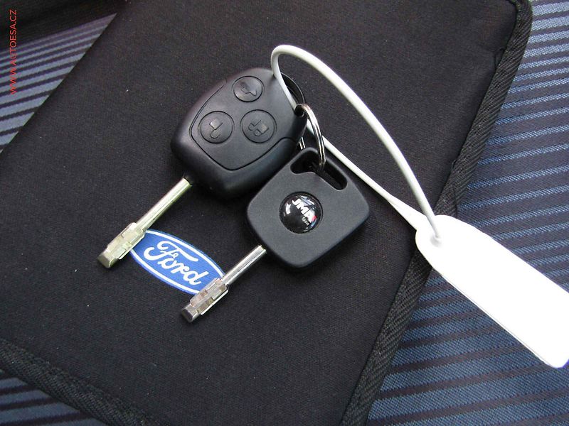 Ford Fusion (2007) 1.4i, ČR, AC, park.asist - fotka 15 z 16