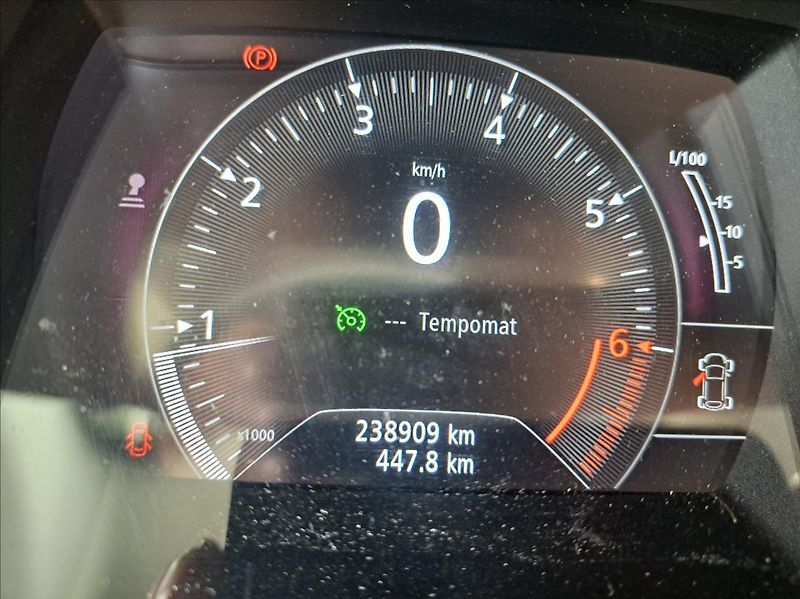 Renault Mégane 1,6 i LPG - fotka 29 z 37