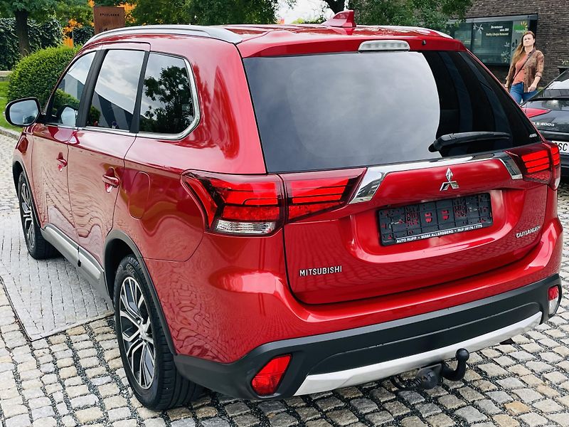 Mitsubishi Outlander 2.2D 4x4 1MAJ TAŽNÉ SERVISKA  - fotka 15 z 42