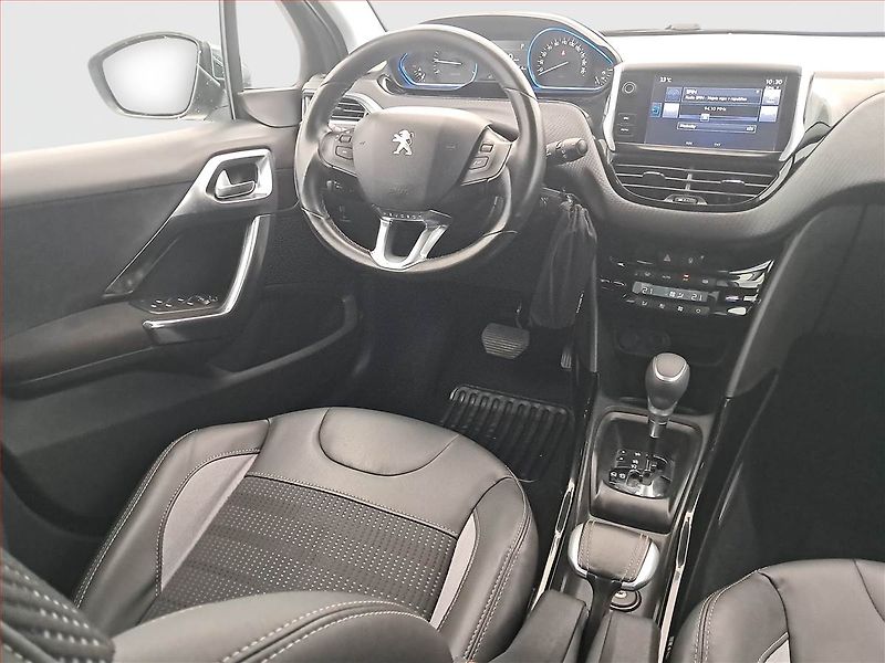 Peugeot 2008 (2016) 1.2 PureTech, Automat, ČR - fotka 7 z 18