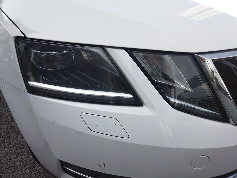 Škoda Octavia Combi 1.5 TSI G-Tec DSG - fotka 27 z 29