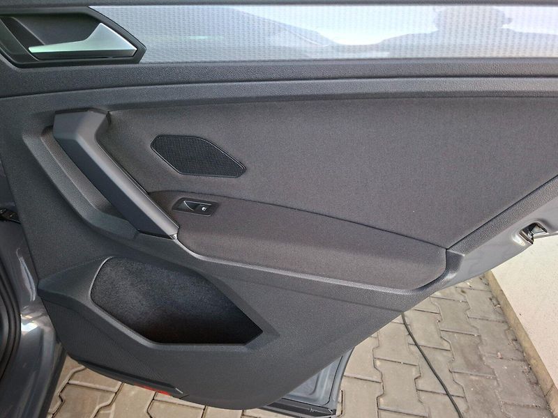 Volkswagen Tiguan (2022) 2.0TDI 110kW DSG LIFE - fotka 33 z 50