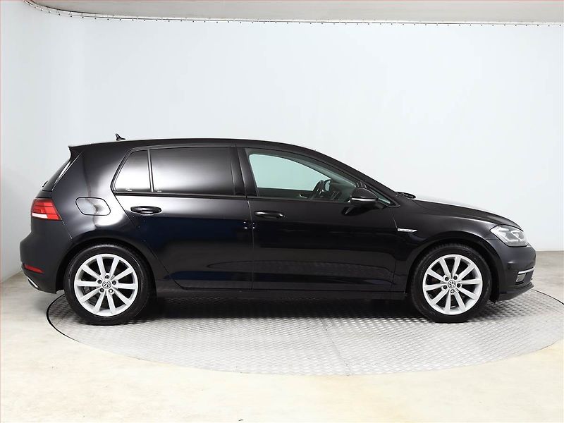 Volkswagen Golf (2020) Highline 1.5 TSI, Serv.kniha - fotka 6 z 16