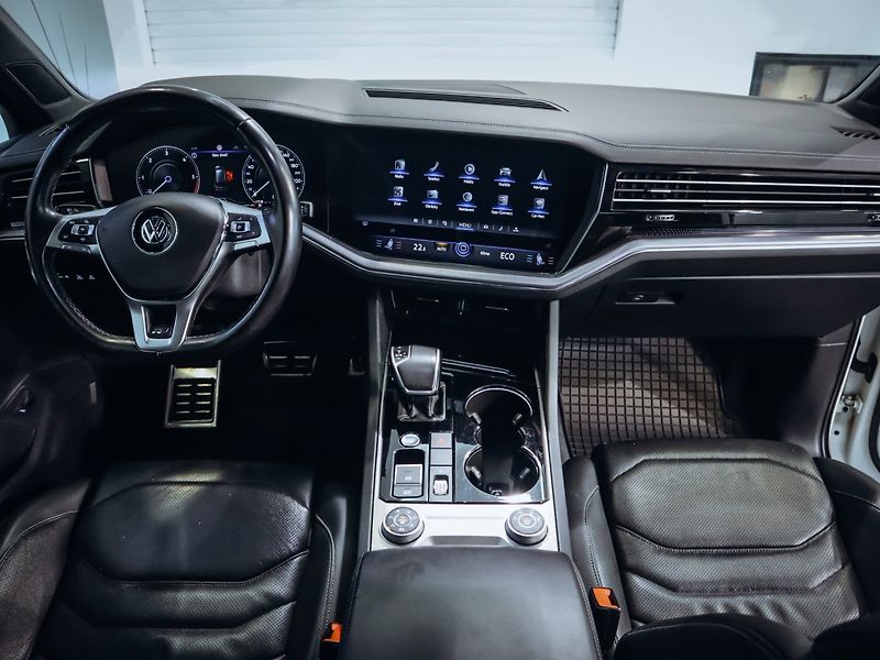 Volkswagen Touareg 3.0TDI V6 R-line 210 kW - fotka 20 z 31
