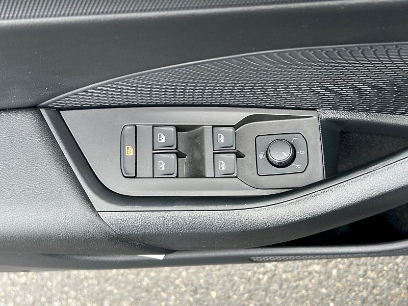 Škoda Octavia (2022) Ambition 1.5TSi M-HEV 110kW 7° - fotka 27 z 28