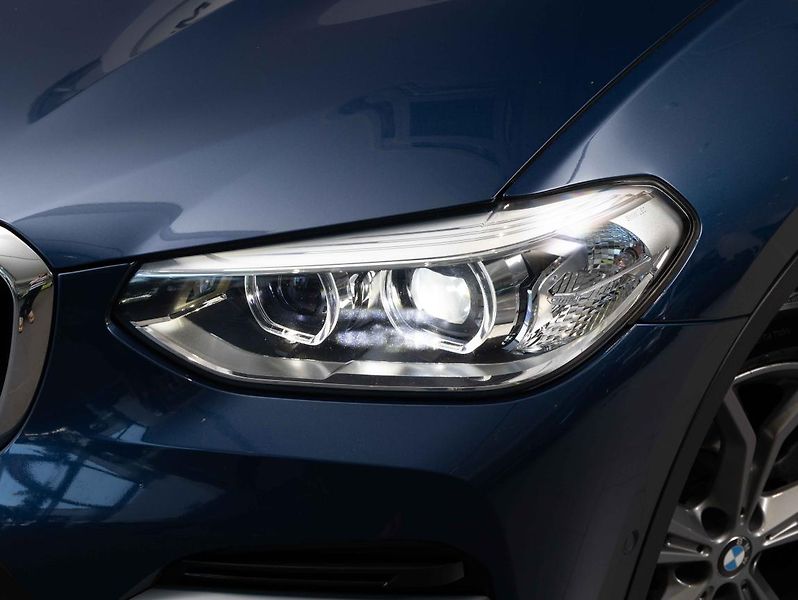 BMW X3 xDrive20d - fotka 8 z 21
