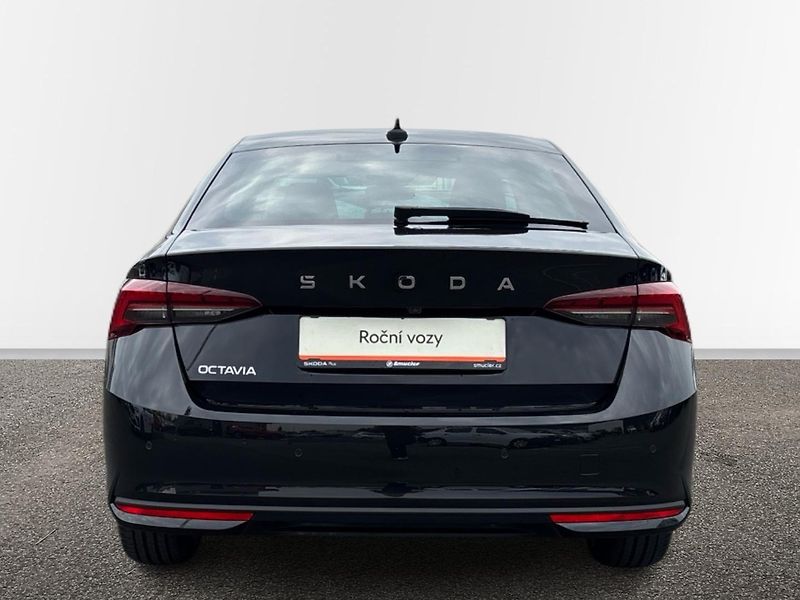 Škoda Octavia M-HEV Top Selection DSG - fotka 17 z 26