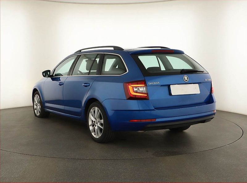 Škoda Octavia (2018) 1.4 TSI, Automat, Serv.kniha - fotka 4 z 14