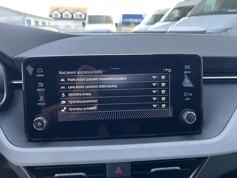 Škoda Kamiq 1.0TSI DSG TOP SELECTION 85kW - fotka 16 z 19