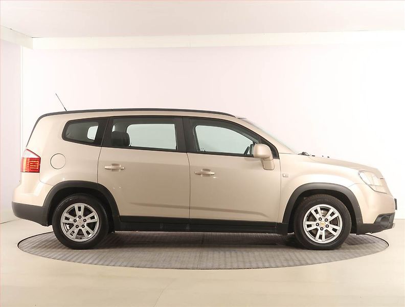 Chevrolet Orlando (2013) 2.0 VCDi, 7 míst, po STK - fotka 6 z 18
