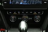Volkswagen Passat 2,0 TDI 140 kW DSG ELEGANCE Zá - náhled 22