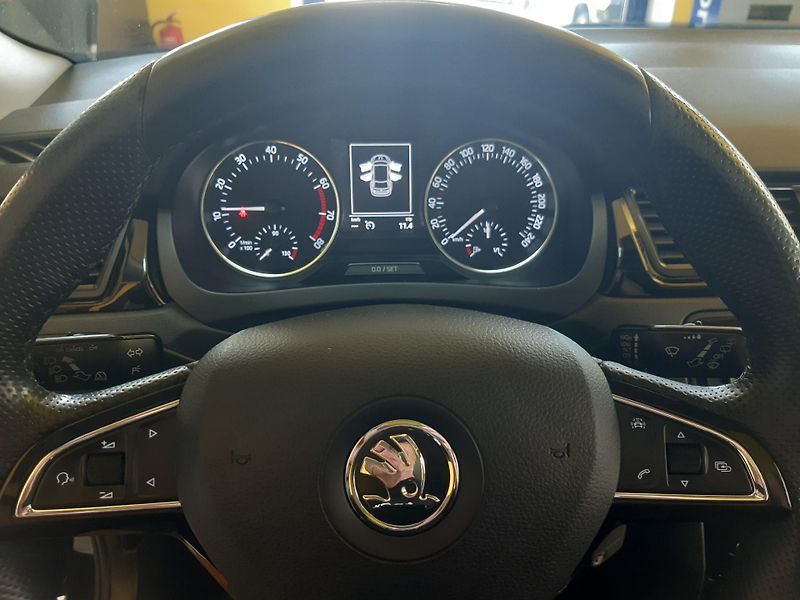 Škoda Rapid 1.2 TSI DIGIKLIMA zadáno !!! - fotka 15 z 26