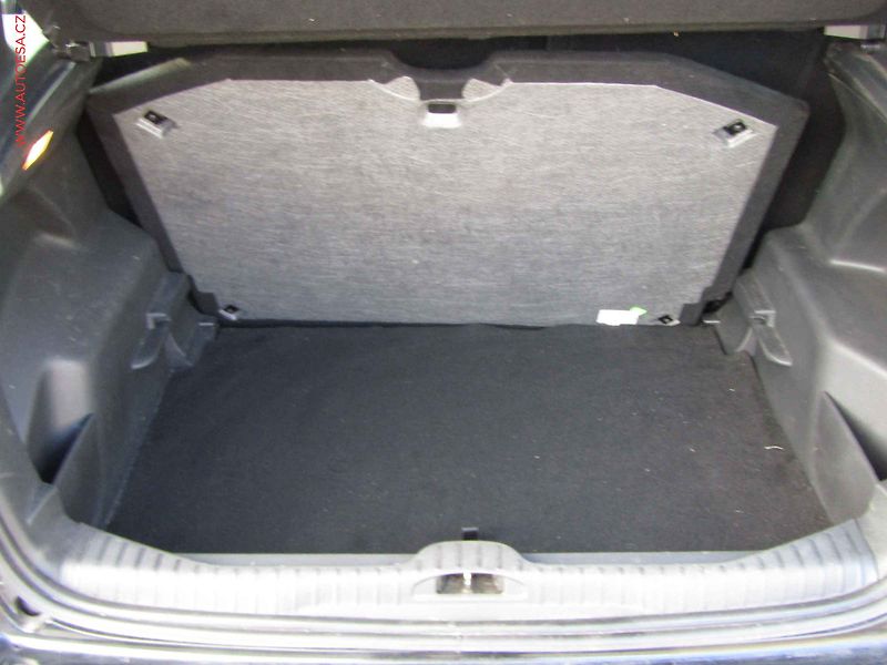 Citroën C3 Picasso (2016) 1.6HDi, 1.maj, AC, tempo - fotka 10 z 20