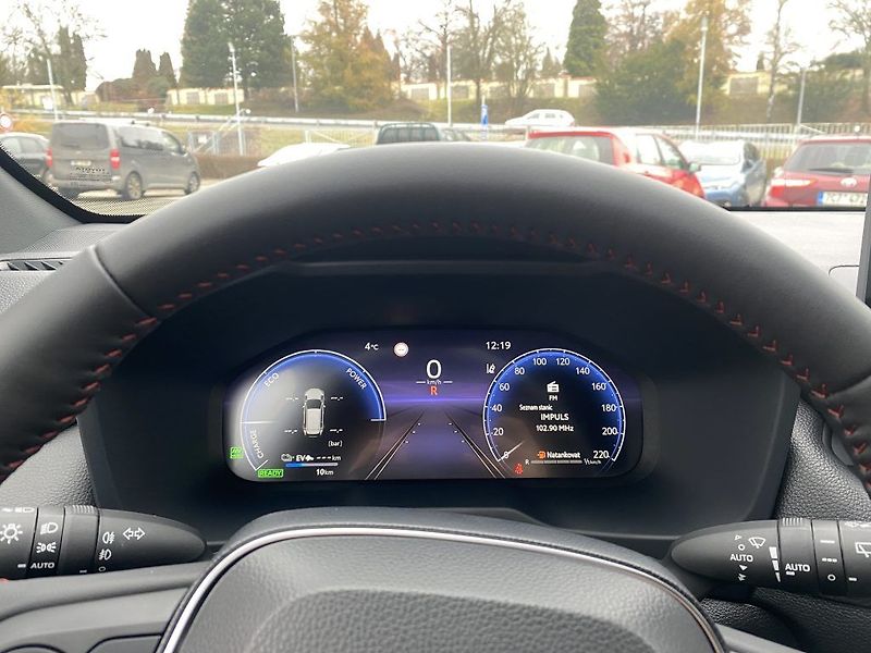Toyota RAV4 2.5 Plug-in 185 Selection - fotka 19 z 23