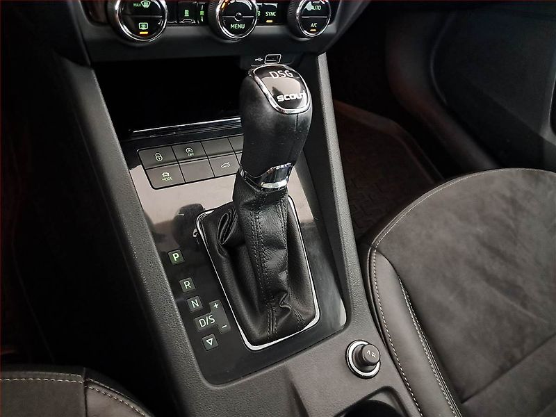 Škoda Octavia (2017) Scout 2.0 TDI, 4X4, Automat - fotka 13 z 19