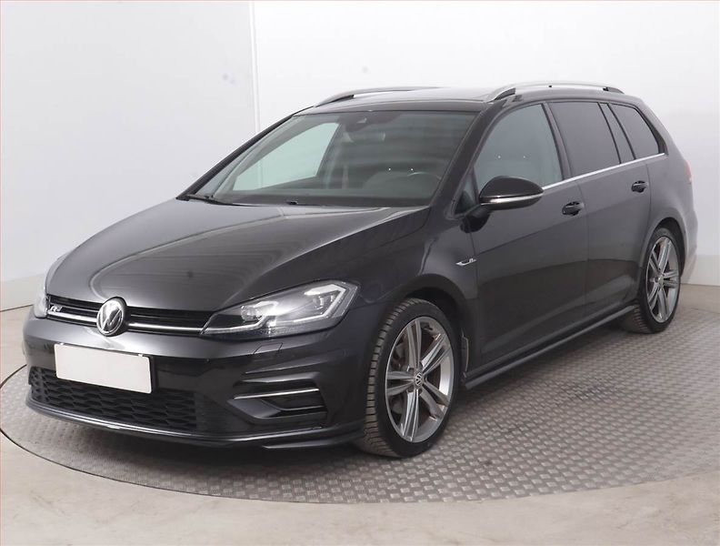 Volkswagen Golf (2018) R-Line 1.5 TSI, Automat - fotka 2 z 17