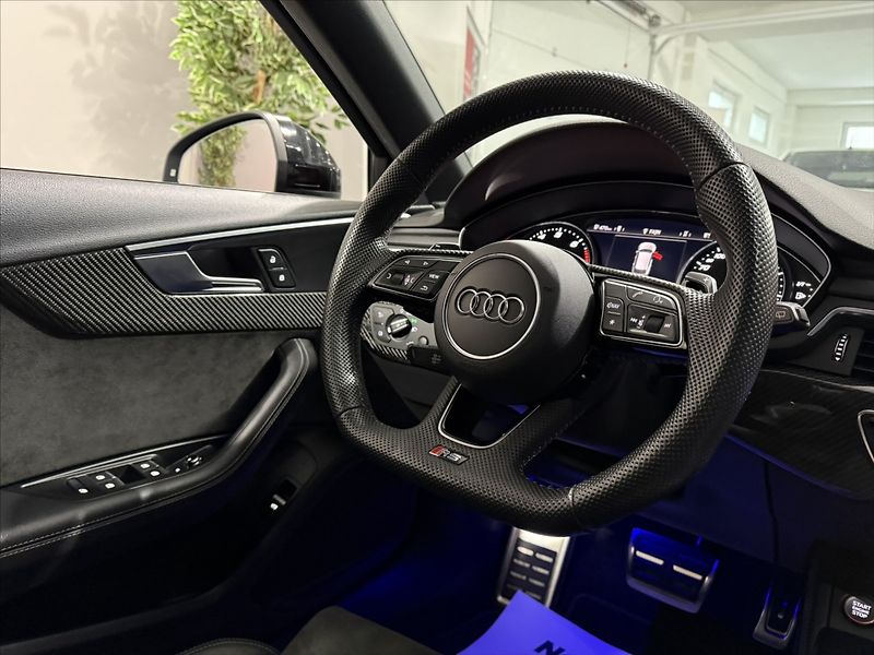 Audi RS 4 2,9   TFSI 450HP QUATTRO ALCA - fotka 28 z 45