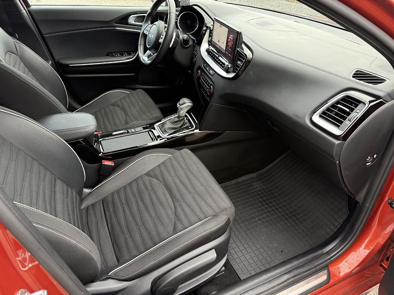 Kia ProCeed 1.5 T-DGi  118kW  7DC GT DPH - fotka 10 z 34