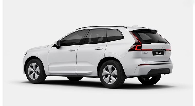 Volvo XC60 (2026) B5 AWD AUT ESSENTIAL - fotka 3 z 13