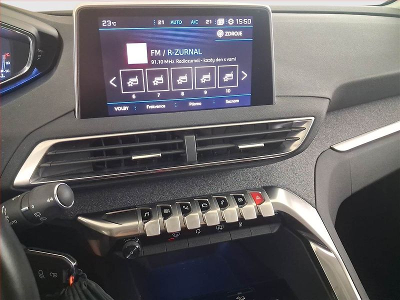 Peugeot 3008 (2017) 1.2 PureTech, Serv.kniha, Navi - fotka 12 z 21