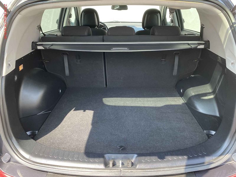 Kia Sportage (2014) 1.6 GDi, AC, TZ, navi - fotka 7 z 17