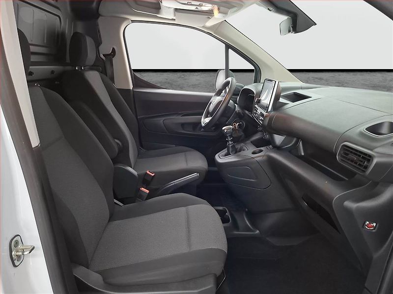 Toyota ProAce City (2023) 1.5 D-4D, ČR, DPH - fotka 8 z 17