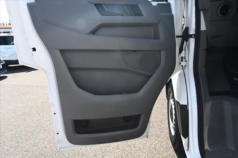Volkswagen Crafter 2,0 TDI 103 kW L2H2 Tempomat T - fotka 23 z 28