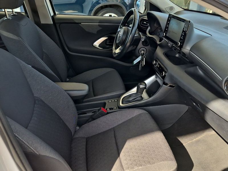 Toyota Yaris 1.5 HEV 1 CVT Comfort tech - fotka 11 z 24