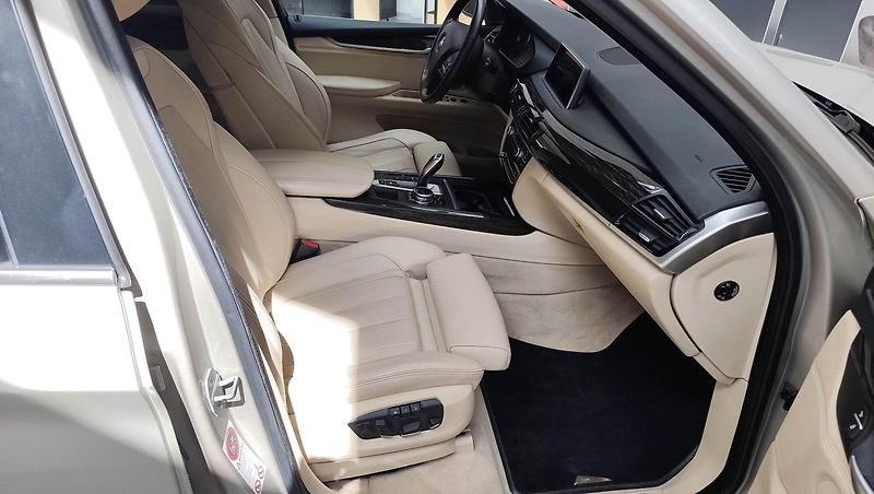 BMW X5 (2014) - fotka 52 z 63