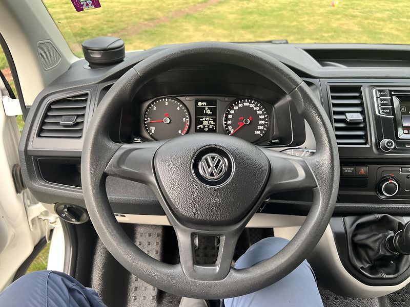 Volkswagen Transporter 2.0TDI 75KW,9MÍST,TZ,KLIMA,1MA - fotka 31 z 37