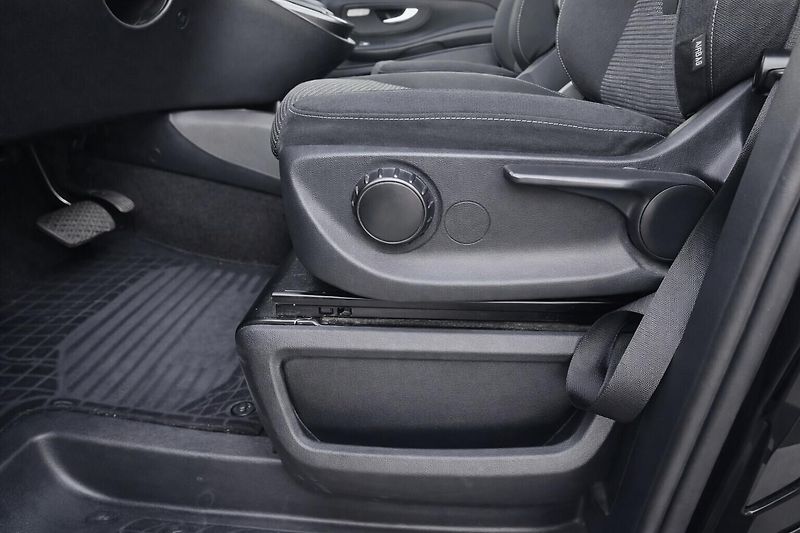Mercedes-Benz Třídy V (2021) 2.0 /174kW - fotka 8 z 19