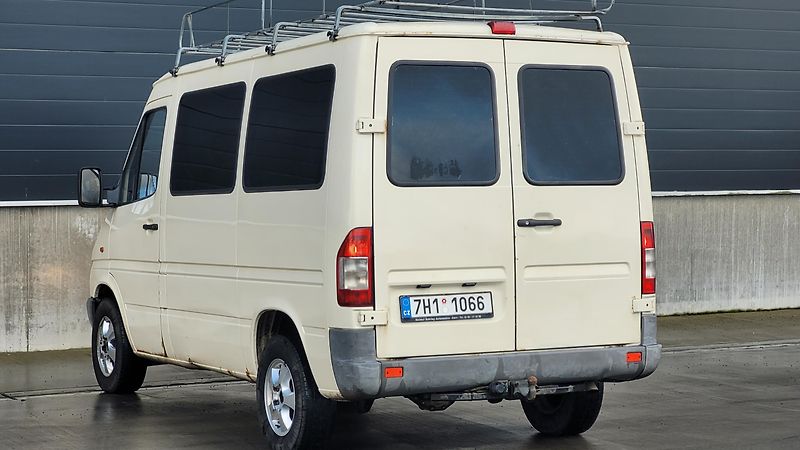 Mercedes-Benz Sprinter (2002) 2,7 CDI 115 KW 9 MÍST - fotka 10 z 16