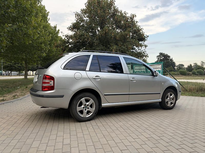 Škoda Fabia 1.4 16V - fotka 11 z 28