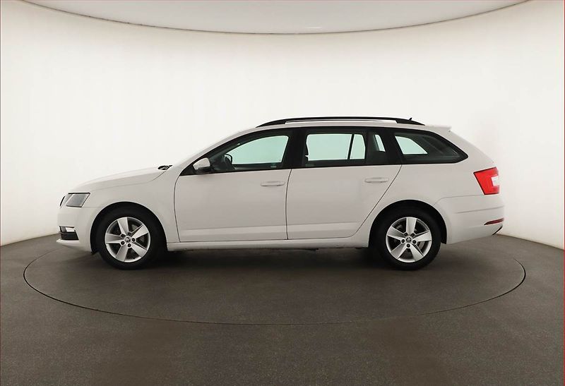 Škoda Octavia (2020) Ambition 1.5 TSI, ČR,1.maj - fotka 3 z 15