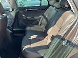 Škoda Superb (2015) 2.0 TDi 4x4, ČR, DSG, bixen - náhled 11