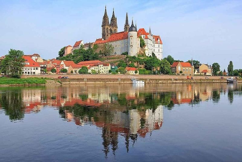 Německý hrad Albrechtsburg lze charakterizovat jako spojení impozantní středověké pevnosti a renesančního paláce.