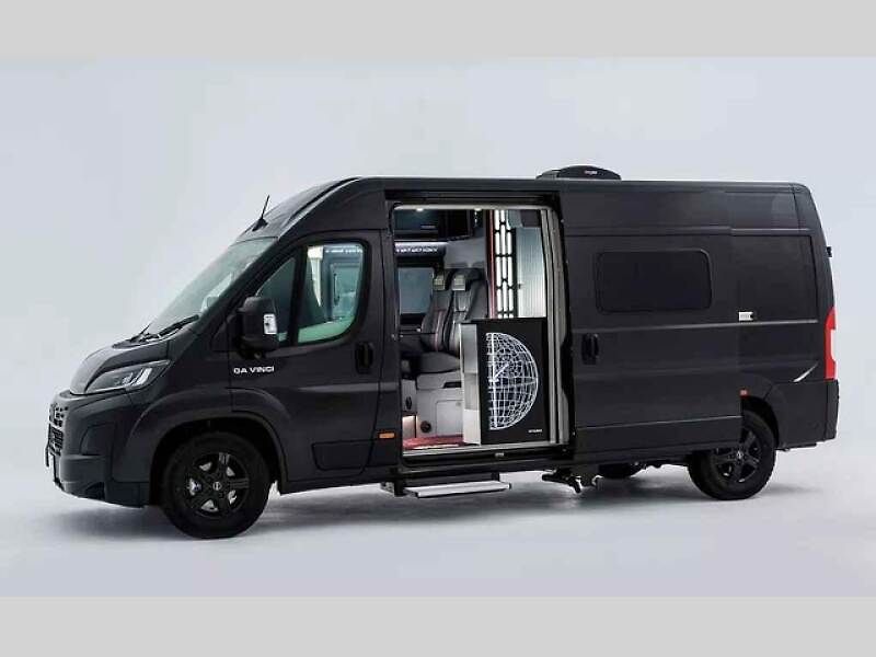 Fiat Ducato upravený ve stylu Star Wars.