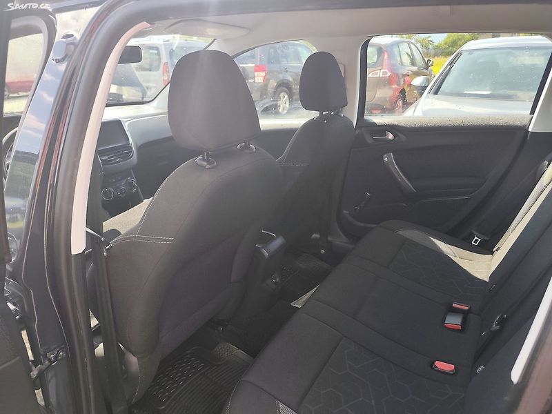 Peugeot 2008 (2016) - fotka 17 z 32