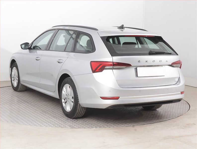 Škoda Octavia (2023) Ambition 2.0 TDI, ČR,1.maj - fotka 4 z 15